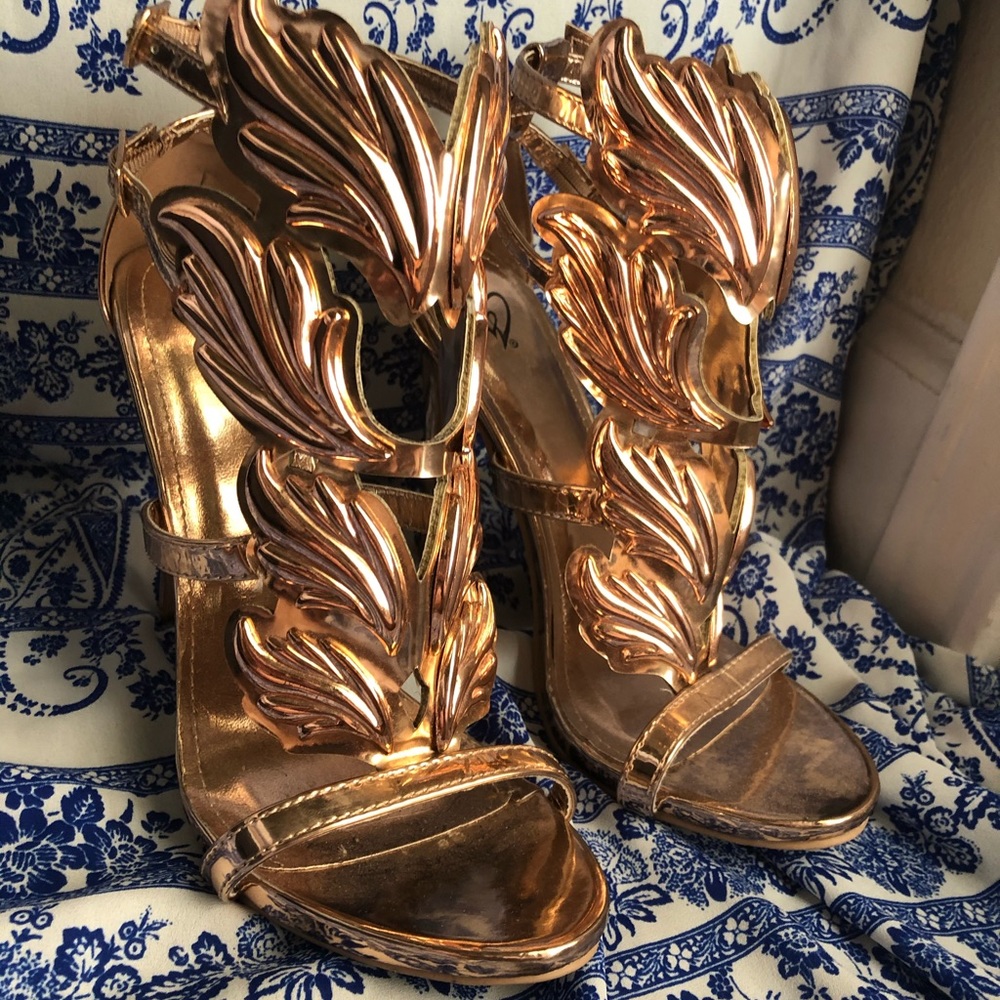 Sexy Rose Gold Winged Heel (US 7.5)